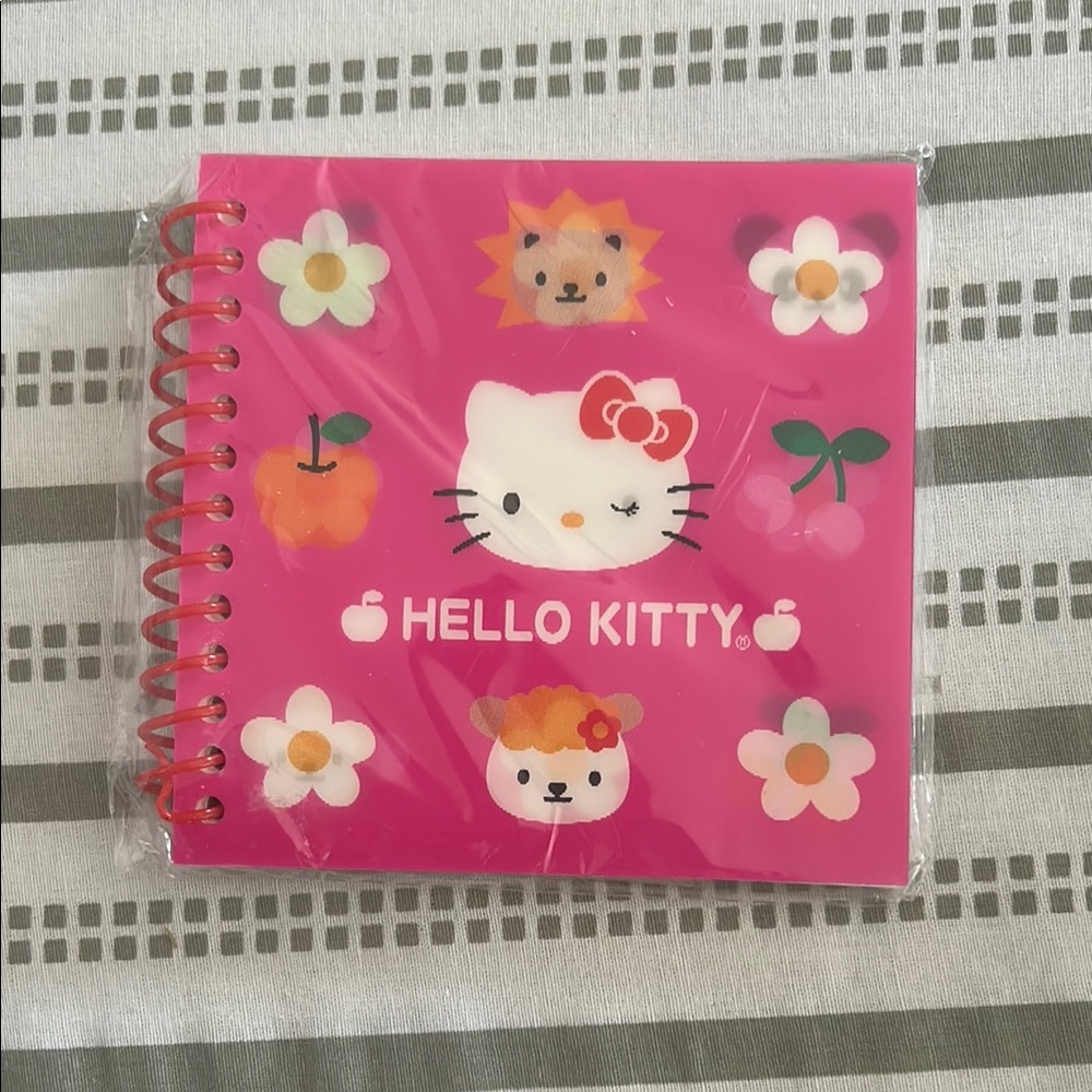 5/$20 Sanrio Hello Kitty Lenticular Journal - 60 sheets (120 pages) NWT